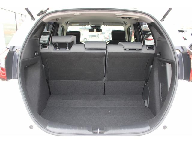 フィット ｅ：ＨＥＶベーシック　禁煙車　ナビ　バックカメラ　衝突軽減ブレーキシステム　ＬＥＤヘッドライト　レーダークルーズコントロール　ビルトインＥＴＣ　プッシュスタート　レーンアシスト　誤発進抑制機能　オートハイビーム（32枚目）