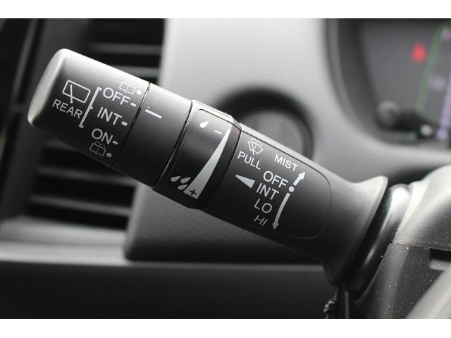 フィット ｅ：ＨＥＶベーシック　禁煙車　ナビ　バックカメラ　衝突軽減ブレーキシステム　ＬＥＤヘッドライト　レーダークルーズコントロール　ビルトインＥＴＣ　プッシュスタート　レーンアシスト　誤発進抑制機能　オートハイビーム（39枚目）