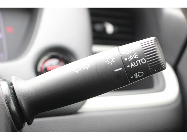 フィット ｅ：ＨＥＶベーシック　禁煙車　ナビ　バックカメラ　衝突軽減ブレーキシステム　ＬＥＤヘッドライト　レーダークルーズコントロール　ビルトインＥＴＣ　プッシュスタート　レーンアシスト　誤発進抑制機能　オートハイビーム（40枚目）