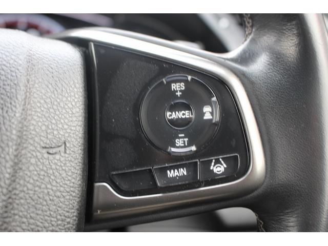 シビック ハッチバック　禁煙者　純正ナビ　フルセグＴＶ　バックカメラ　衝突軽減ブレーキシステム　レーダークルーズコントロール　シートヒーター　ビルトインＥＴＣ　シートヒーター　ＬＥＤヘッドライト　純正１８ＡＷ（7枚目）