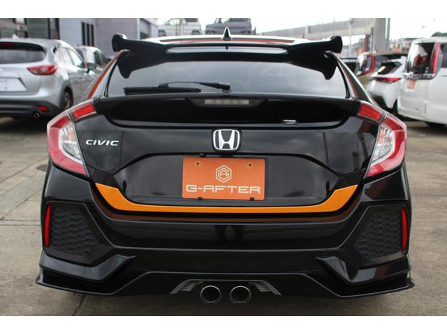 シビック ハッチバック　禁煙者　純正ナビ　フルセグＴＶ　バックカメラ　衝突軽減ブレーキシステム　レーダークルーズコントロール　シートヒーター　ビルトインＥＴＣ　シートヒーター　ＬＥＤヘッドライト　純正１８ＡＷ（12枚目）