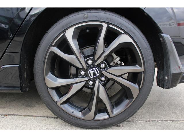 シビック ハッチバック　禁煙者　純正ナビ　フルセグＴＶ　バックカメラ　衝突軽減ブレーキシステム　レーダークルーズコントロール　シートヒーター　ビルトインＥＴＣ　シートヒーター　ＬＥＤヘッドライト　純正１８ＡＷ（18枚目）