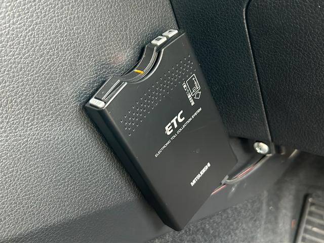 レヴォーグ １．６ＧＴ－Ｓアイサイト　プラウドエディション　４ＷＤ／純正メモリナビ／ＣＤ／ＤＶＤ／ワンセグ／ＬＥＤヘッドライト／衝突被害軽減システム／レーンキープアシスト／横滑り防止装置／レーダークルーズコントロール／アイドリングストップ／パワーシート／ＥＴＣ（12枚目）