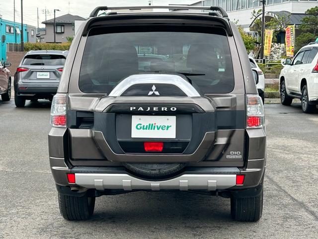 パジェロ ロング　スーパーエクシード　４ＷＤ　サンルーフ　ロックフォードサウンド　純正ＳＤナビ　ＣＤ　ＤＶＤ　ＢＴ　フルセグ　ＵＳＢ　ＡＵＸ　バックカメラ　クルコン　ＨＩＤオートライト　レザー　シートヒーター　電動シート　キーレス　ＥＴＣ（17枚目）