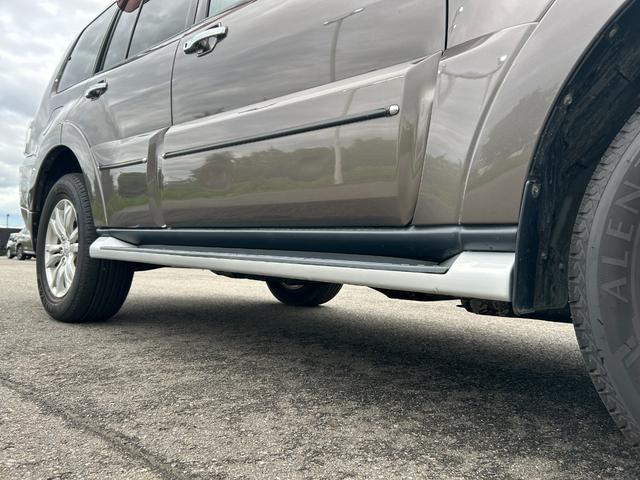 パジェロ ロング　スーパーエクシード　４ＷＤ　サンルーフ　ロックフォードサウンド　純正ＳＤナビ　ＣＤ　ＤＶＤ　ＢＴ　フルセグ　ＵＳＢ　ＡＵＸ　バックカメラ　クルコン　ＨＩＤオートライト　レザー　シートヒーター　電動シート　キーレス　ＥＴＣ（31枚目）