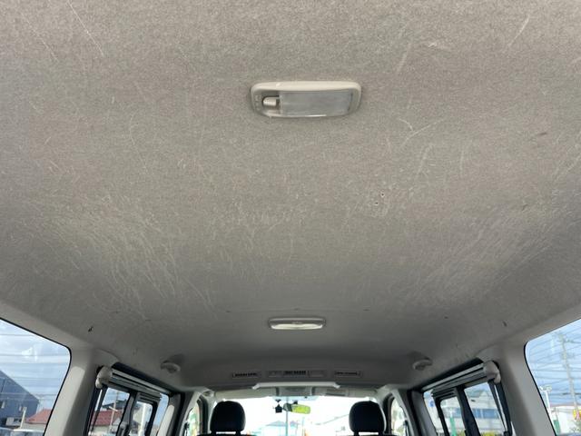 ハイエースバン スーパーＧＬ　ダークプライム　４ＷＤ　軽油　ワンオーナー　純正ＳＤナビ　ＣＤ　ＢＴ　ワンセグ　ＡＵＸ　バックカメラ　両側スライド　ＬＥＤオートライト　ハーフレザー　ドラレコ　ステアスイッチ　ターボ　フォグ　スマートキー　ＥＴＣ（15枚目）