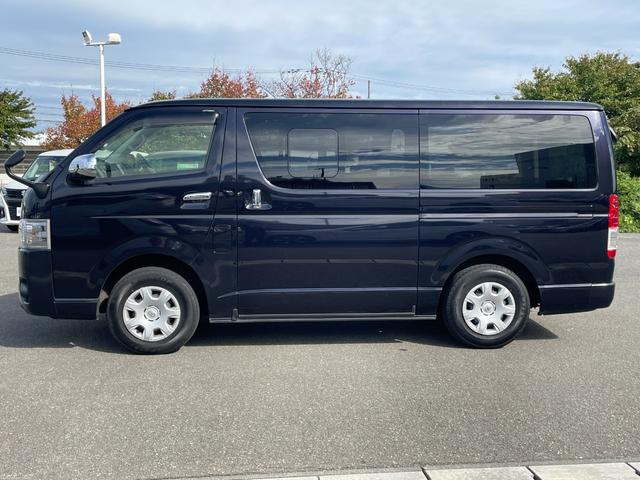 ハイエースバン スーパーＧＬ　ダークプライム　４ＷＤ　軽油　ワンオーナー　純正ＳＤナビ　ＣＤ　ＢＴ　ワンセグ　ＡＵＸ　バックカメラ　両側スライド　ＬＥＤオートライト　ハーフレザー　ドラレコ　ステアスイッチ　ターボ　フォグ　スマートキー　ＥＴＣ（18枚目）