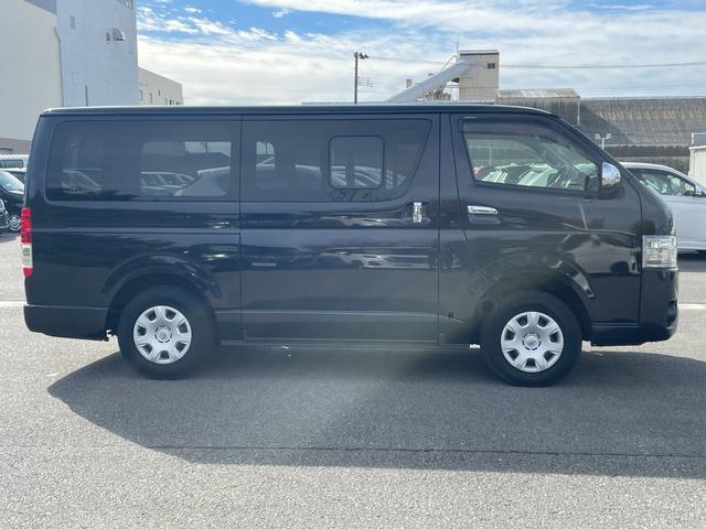 ハイエースバン スーパーＧＬ　ダークプライム　４ＷＤ　軽油　ワンオーナー　純正ＳＤナビ　ＣＤ　ＢＴ　ワンセグ　ＡＵＸ　バックカメラ　両側スライド　ＬＥＤオートライト　ハーフレザー　ドラレコ　ステアスイッチ　ターボ　フォグ　スマートキー　ＥＴＣ（19枚目）