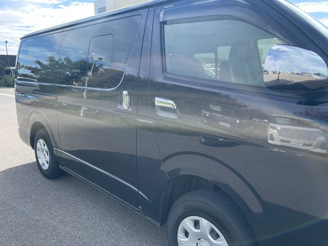 ハイエースバン スーパーＧＬ　ダークプライム　４ＷＤ　軽油　ワンオーナー　純正ＳＤナビ　ＣＤ　ＢＴ　ワンセグ　ＡＵＸ　バックカメラ　両側スライド　ＬＥＤオートライト　ハーフレザー　ドラレコ　ステアスイッチ　ターボ　フォグ　スマートキー　ＥＴＣ（35枚目）