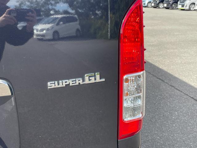 ハイエースバン スーパーＧＬ　ダークプライム　４ＷＤ　軽油　ワンオーナー　純正ＳＤナビ　ＣＤ　ＢＴ　ワンセグ　ＡＵＸ　バックカメラ　両側スライド　ＬＥＤオートライト　ハーフレザー　ドラレコ　ステアスイッチ　ターボ　フォグ　スマートキー　ＥＴＣ（42枚目）