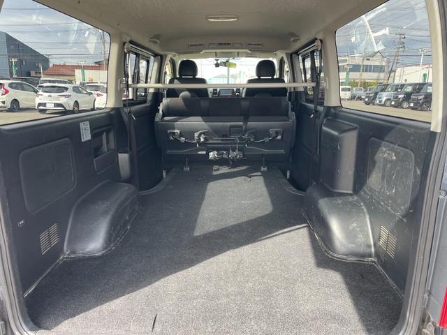 ハイエースバン スーパーＧＬ　ダークプライム　４ＷＤ　軽油　ワンオーナー　純正ＳＤナビ　ＣＤ　ＢＴ　ワンセグ　ＡＵＸ　バックカメラ　両側スライド　ＬＥＤオートライト　ハーフレザー　ドラレコ　ステアスイッチ　ターボ　フォグ　スマートキー　ＥＴＣ（45枚目）