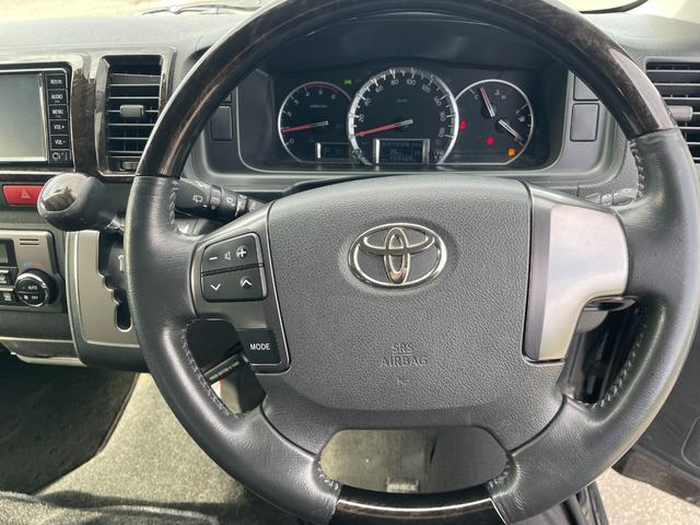 ハイエースバン スーパーＧＬ　ダークプライム　４ＷＤ　軽油　ワンオーナー　純正ＳＤナビ　ＣＤ　ＢＴ　ワンセグ　ＡＵＸ　バックカメラ　両側スライド　ＬＥＤオートライト　ハーフレザー　ドラレコ　ステアスイッチ　ターボ　フォグ　スマートキー　ＥＴＣ（51枚目）