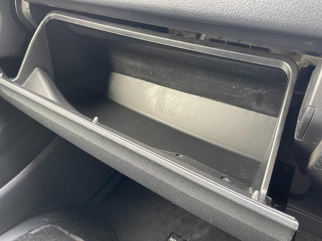 ハイエースバン スーパーＧＬ　ダークプライム　４ＷＤ　軽油　ワンオーナー　純正ＳＤナビ　ＣＤ　ＢＴ　ワンセグ　ＡＵＸ　バックカメラ　両側スライド　ＬＥＤオートライト　ハーフレザー　ドラレコ　ステアスイッチ　ターボ　フォグ　スマートキー　ＥＴＣ（59枚目）