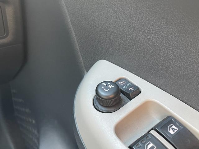 パッソ モーダ S 4WD 衝突被害軽減システム カーオーディオ CD AM/FM AUX USB LEDオートライト 14インチアルミホイール ドライブレコーダー アイドリングストップ フロアマット スマートキー(10枚目)