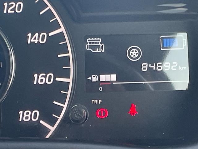 ノート ｅ－パワー　Ｘ　ＦＯＵＲ　４ＷＤ　衝突軽減システム　ＳＤナビ　ＢＴ　ＣＤ　ＡＵＸ　ＡＭ・ＦＭ　バックカメラ　ＬＥＤオートライト　電動格納ウィンカーミラー　スマートキー×２　アイドリングストップ　フロアマット　ドアバイザー（3枚目）