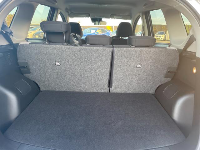 ノート ｅ－パワー　Ｘ　ＦＯＵＲ　４ＷＤ　衝突軽減システム　ＳＤナビ　ＢＴ　ＣＤ　ＡＵＸ　ＡＭ・ＦＭ　バックカメラ　ＬＥＤオートライト　電動格納ウィンカーミラー　スマートキー×２　アイドリングストップ　フロアマット　ドアバイザー（14枚目）