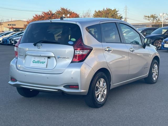 ノート ｅ－パワー　Ｘ　ＦＯＵＲ　４ＷＤ　衝突軽減システム　ＳＤナビ　ＢＴ　ＣＤ　ＡＵＸ　ＡＭ・ＦＭ　バックカメラ　ＬＥＤオートライト　電動格納ウィンカーミラー　スマートキー×２　アイドリングストップ　フロアマット　ドアバイザー（22枚目）