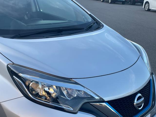 ノート ｅ－パワー　Ｘ　ＦＯＵＲ　４ＷＤ　衝突軽減システム　ＳＤナビ　ＢＴ　ＣＤ　ＡＵＸ　ＡＭ・ＦＭ　バックカメラ　ＬＥＤオートライト　電動格納ウィンカーミラー　スマートキー×２　アイドリングストップ　フロアマット　ドアバイザー（24枚目）