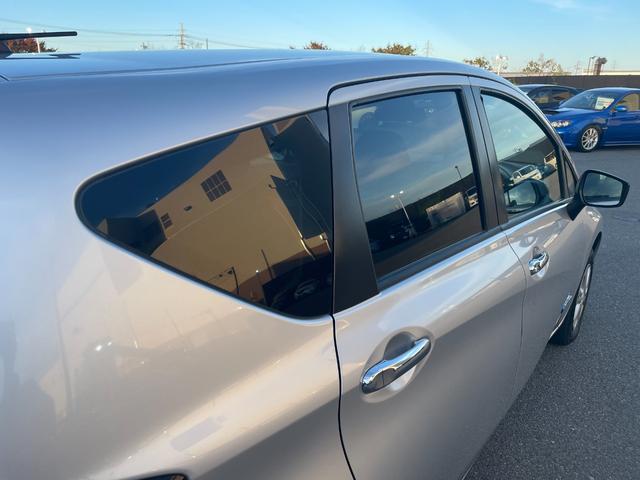 ノート ｅ－パワー　Ｘ　ＦＯＵＲ　４ＷＤ　衝突軽減システム　ＳＤナビ　ＢＴ　ＣＤ　ＡＵＸ　ＡＭ・ＦＭ　バックカメラ　ＬＥＤオートライト　電動格納ウィンカーミラー　スマートキー×２　アイドリングストップ　フロアマット　ドアバイザー（32枚目）