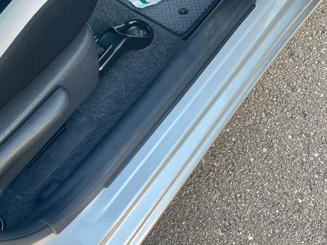 ノート ｅ－パワー　Ｘ　ＦＯＵＲ　４ＷＤ　衝突軽減システム　ＳＤナビ　ＢＴ　ＣＤ　ＡＵＸ　ＡＭ・ＦＭ　バックカメラ　ＬＥＤオートライト　電動格納ウィンカーミラー　スマートキー×２　アイドリングストップ　フロアマット　ドアバイザー（42枚目）