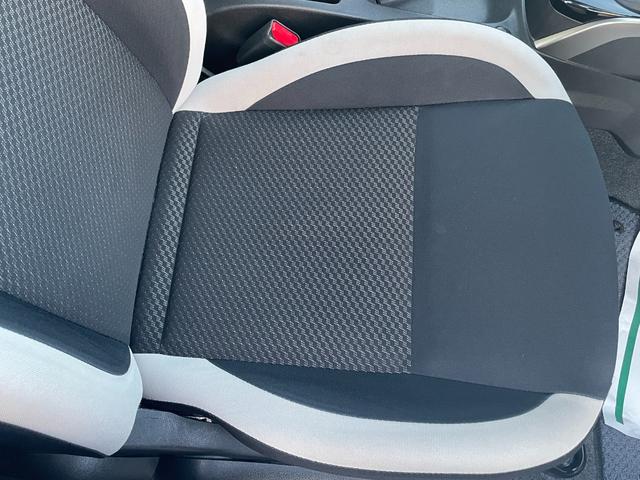 ノート ｅ－パワー　Ｘ　ＦＯＵＲ　４ＷＤ　衝突軽減システム　ＳＤナビ　ＢＴ　ＣＤ　ＡＵＸ　ＡＭ・ＦＭ　バックカメラ　ＬＥＤオートライト　電動格納ウィンカーミラー　スマートキー×２　アイドリングストップ　フロアマット　ドアバイザー（49枚目）