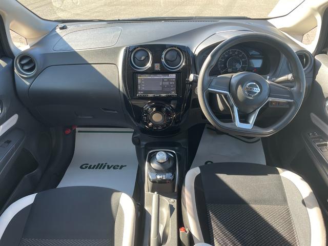 ノート 　４ＷＤ　衝突被害軽減　社外メモリナビ　ＣＤ　ＤＶＤ　ＢＴ　ワンセグ　ＵＳＢ　ＡＵＸ　バックカメラ　オートライト　純正１５インチアルミホイール　レーンキープアシスト　コーナーセンサー　フロアマット（2枚目）
