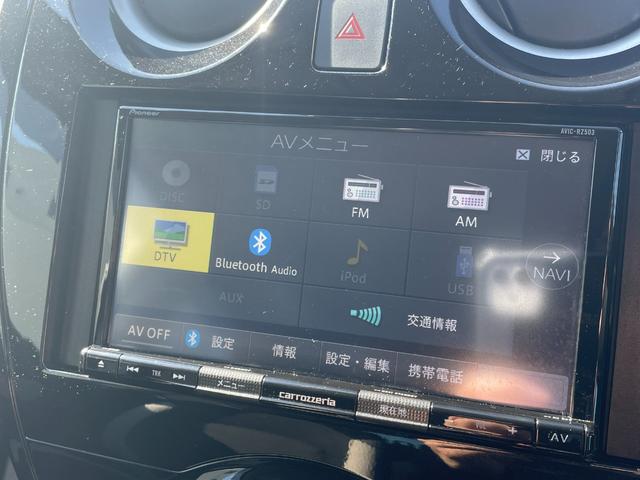 ノート 　４ＷＤ　衝突被害軽減　社外メモリナビ　ＣＤ　ＤＶＤ　ＢＴ　ワンセグ　ＵＳＢ　ＡＵＸ　バックカメラ　オートライト　純正１５インチアルミホイール　レーンキープアシスト　コーナーセンサー　フロアマット（6枚目）