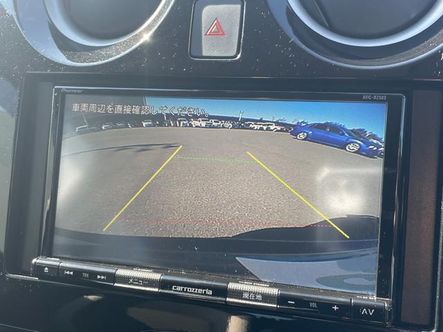 ノート 　４ＷＤ　衝突被害軽減　社外メモリナビ　ＣＤ　ＤＶＤ　ＢＴ　ワンセグ　ＵＳＢ　ＡＵＸ　バックカメラ　オートライト　純正１５インチアルミホイール　レーンキープアシスト　コーナーセンサー　フロアマット（7枚目）