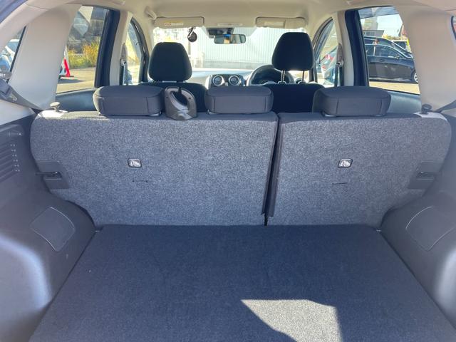 ノート 　４ＷＤ　衝突被害軽減　社外メモリナビ　ＣＤ　ＤＶＤ　ＢＴ　ワンセグ　ＵＳＢ　ＡＵＸ　バックカメラ　オートライト　純正１５インチアルミホイール　レーンキープアシスト　コーナーセンサー　フロアマット（14枚目）