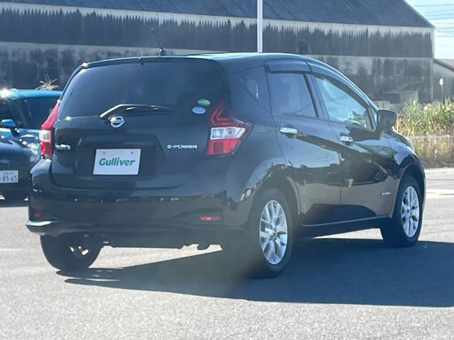 ノート 　４ＷＤ　衝突被害軽減　社外メモリナビ　ＣＤ　ＤＶＤ　ＢＴ　ワンセグ　ＵＳＢ　ＡＵＸ　バックカメラ　オートライト　純正１５インチアルミホイール　レーンキープアシスト　コーナーセンサー　フロアマット（22枚目）