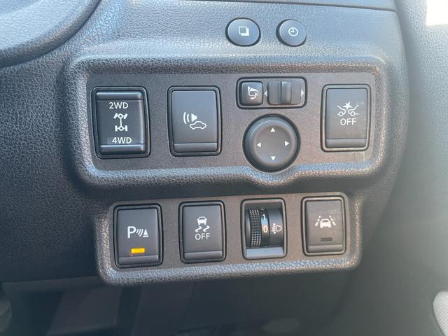 ノート 　４ＷＤ　衝突被害軽減　社外メモリナビ　ＣＤ　ＤＶＤ　ＢＴ　ワンセグ　ＵＳＢ　ＡＵＸ　バックカメラ　オートライト　純正１５インチアルミホイール　レーンキープアシスト　コーナーセンサー　フロアマット（56枚目）