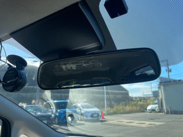 ノート 　４ＷＤ　衝突被害軽減　社外メモリナビ　ＣＤ　ＤＶＤ　ＢＴ　ワンセグ　ＵＳＢ　ＡＵＸ　バックカメラ　オートライト　純正１５インチアルミホイール　レーンキープアシスト　コーナーセンサー　フロアマット（58枚目）