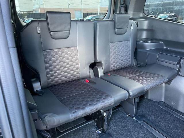 ヴォクシー ハイブリッドＳ－Ｚ　４ＷＤ　ＴＳＳ　快適パッケージ　モデリスタフルエアロ　純正ナビ　ＣＤ　ＤＶＤ　ＢＴ　フルセグ　ＵＳＢ　バックカメラ　両側パワースライドドア　パワーバックドア　レーダークルーズコントロール　スマートキー（6枚目）