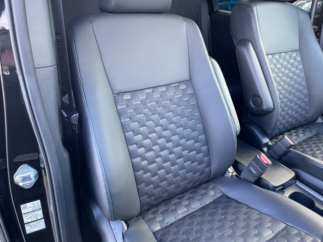 ヴォクシー ハイブリッドＳ－Ｚ　４ＷＤ　ＴＳＳ　快適パッケージ　モデリスタフルエアロ　純正ナビ　ＣＤ　ＤＶＤ　ＢＴ　フルセグ　ＵＳＢ　バックカメラ　両側パワースライドドア　パワーバックドア　レーダークルーズコントロール　スマートキー（10枚目）