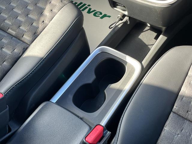 ヴォクシー ハイブリッドＳ－Ｚ　４ＷＤ　ＴＳＳ　快適パッケージ　モデリスタフルエアロ　純正ナビ　ＣＤ　ＤＶＤ　ＢＴ　フルセグ　ＵＳＢ　バックカメラ　両側パワースライドドア　パワーバックドア　レーダークルーズコントロール　スマートキー（20枚目）