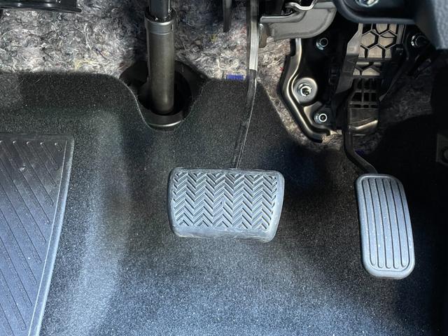 ヴォクシー ハイブリッドＳ－Ｚ　４ＷＤ　ＴＳＳ　快適パッケージ　モデリスタフルエアロ　純正ナビ　ＣＤ　ＤＶＤ　ＢＴ　フルセグ　ＵＳＢ　バックカメラ　両側パワースライドドア　パワーバックドア　レーダークルーズコントロール　スマートキー（26枚目）