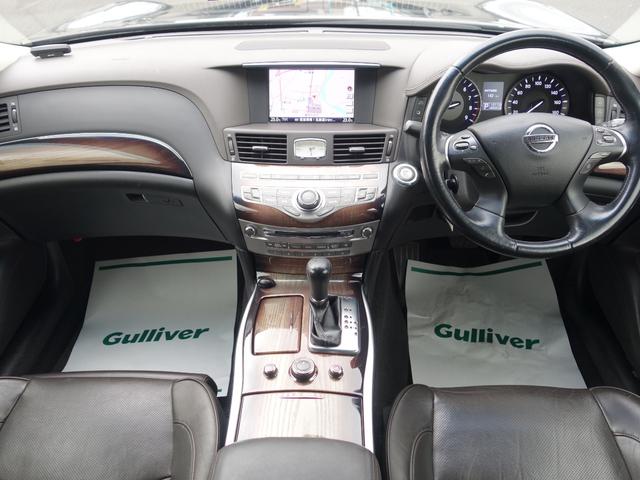 フーガ ３７０ＧＴ　ＦＯＵＲ　４ＷＤ　純正ナビ　ＣＤ　ＤＶＤ　ＢＴ　フルセグ　ＡＵＸ　ＵＳＢ　バックカメラ　レーダークルーズ　ＨＩＤオートライト　電動革シート　エアシート　オットマン　純正アルミ　ドラレコ　スマートキー×２　ＥＴＣ（2枚目）