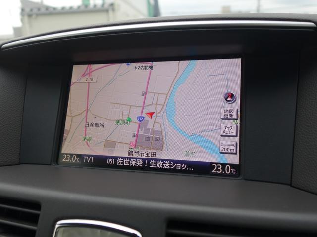 フーガ ３７０ＧＴ　ＦＯＵＲ　４ＷＤ　純正ナビ　ＣＤ　ＤＶＤ　ＢＴ　フルセグ　ＡＵＸ　ＵＳＢ　バックカメラ　レーダークルーズ　ＨＩＤオートライト　電動革シート　エアシート　オットマン　純正アルミ　ドラレコ　スマートキー×２　ＥＴＣ（5枚目）