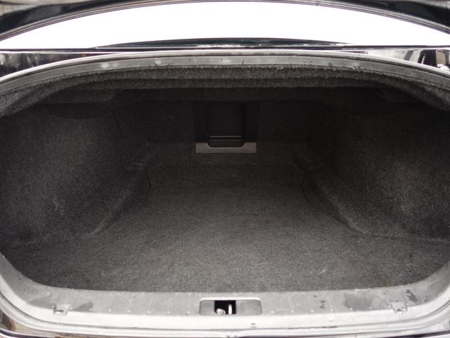 フーガ ３７０ＧＴ　ＦＯＵＲ　４ＷＤ　純正ナビ　ＣＤ　ＤＶＤ　ＢＴ　フルセグ　ＡＵＸ　ＵＳＢ　バックカメラ　レーダークルーズ　ＨＩＤオートライト　電動革シート　エアシート　オットマン　純正アルミ　ドラレコ　スマートキー×２　ＥＴＣ（14枚目）