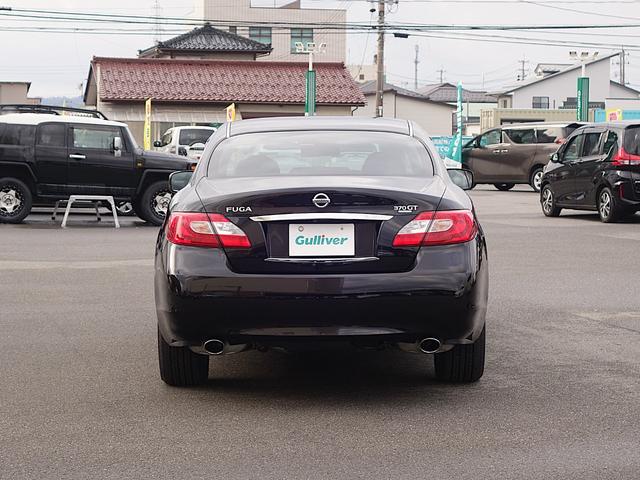 フーガ ３７０ＧＴ　ＦＯＵＲ　４ＷＤ　純正ナビ　ＣＤ　ＤＶＤ　ＢＴ　フルセグ　ＡＵＸ　ＵＳＢ　バックカメラ　レーダークルーズ　ＨＩＤオートライト　電動革シート　エアシート　オットマン　純正アルミ　ドラレコ　スマートキー×２　ＥＴＣ（17枚目）