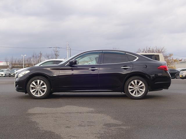 フーガ ３７０ＧＴ　ＦＯＵＲ　４ＷＤ　純正ナビ　ＣＤ　ＤＶＤ　ＢＴ　フルセグ　ＡＵＸ　ＵＳＢ　バックカメラ　レーダークルーズ　ＨＩＤオートライト　電動革シート　エアシート　オットマン　純正アルミ　ドラレコ　スマートキー×２　ＥＴＣ（18枚目）