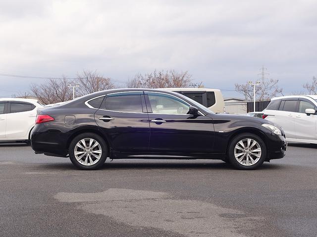 フーガ ３７０ＧＴ　ＦＯＵＲ　４ＷＤ　純正ナビ　ＣＤ　ＤＶＤ　ＢＴ　フルセグ　ＡＵＸ　ＵＳＢ　バックカメラ　レーダークルーズ　ＨＩＤオートライト　電動革シート　エアシート　オットマン　純正アルミ　ドラレコ　スマートキー×２　ＥＴＣ（19枚目）