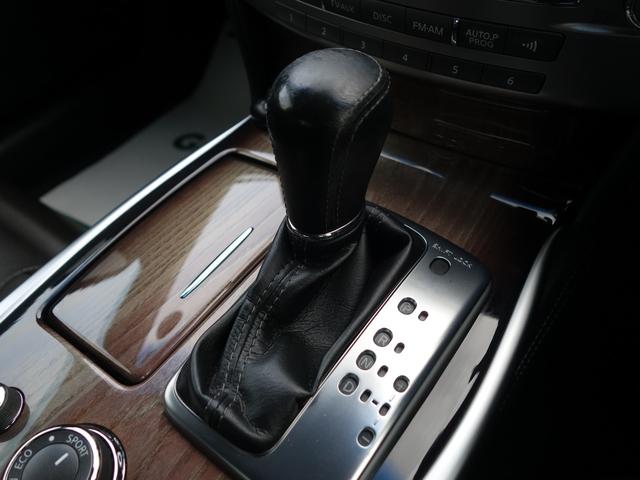 フーガ ３７０ＧＴ　ＦＯＵＲ　４ＷＤ　純正ナビ　ＣＤ　ＤＶＤ　ＢＴ　フルセグ　ＡＵＸ　ＵＳＢ　バックカメラ　レーダークルーズ　ＨＩＤオートライト　電動革シート　エアシート　オットマン　純正アルミ　ドラレコ　スマートキー×２　ＥＴＣ（61枚目）