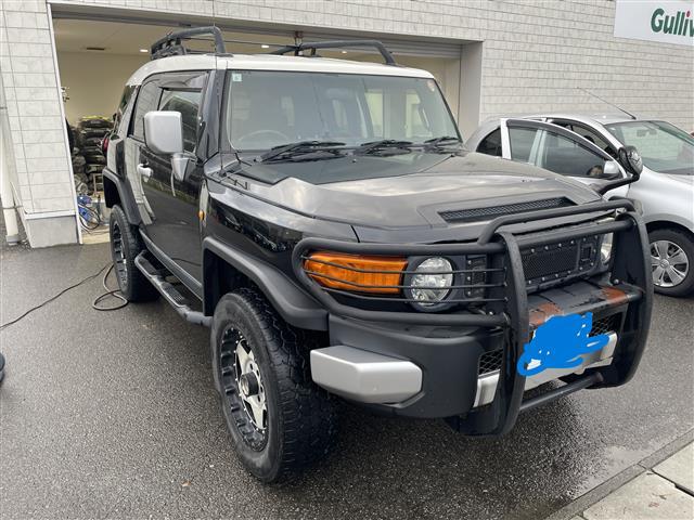 ＦＪクルーザー カラーパッケージ　４ＷＤ　純正ＨＤＤナビ　ＣＤ　ＤＶＤ　ＢＴ　フルセグ　ＡＵＸ　バックカメラ　クルーズコントロール　ＨＩＤヘッドライト　２０インチアルミ　ルーフレール　パークセンサー　ステアリングスイッチ　ＥＴＣ（2枚目）