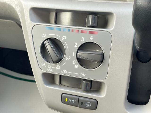 ミライース Ｘ　リミテッドＳＡＩＩＩ　４ＷＤ　衝突被害軽減システム　ＨＤＤナビ　ＣＤ　ＤＶＤ　ＢＴ　ＭＳＶ　ＵＳＢ　Ｂカメラ　ＬＥＤオートライト　１４インチアルミホイール　寒冷地仕様　アイドリングストップ　コーナーセンサー　リモコンキー（16枚目）