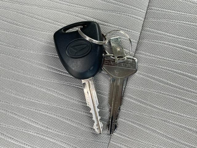 ミライース Ｘ　リミテッドＳＡＩＩＩ　４ＷＤ　衝突被害軽減システム　ＨＤＤナビ　ＣＤ　ＤＶＤ　ＢＴ　ＭＳＶ　ＵＳＢ　Ｂカメラ　ＬＥＤオートライト　１４インチアルミホイール　寒冷地仕様　アイドリングストップ　コーナーセンサー　リモコンキー（22枚目）