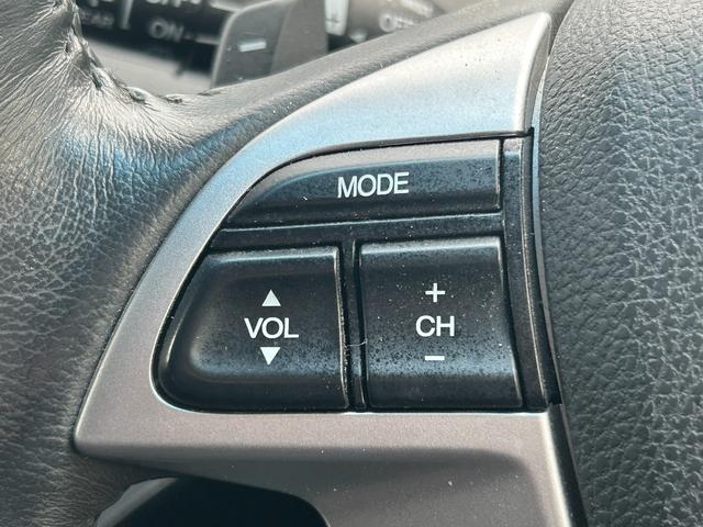 オデッセイ アブソルート　純正ＨＤＤナビ　ＣＤ　ＤＶＤ　ＢＴ　ワンセグ　ＵＳＢ　ＡＵＸ　バックカメラ　クルーズコントロール　オートライト　フォグランプ　ハーフレザー　純正１８インチアルミホイール　パドルシフト　ＥＴＣ（7枚目）