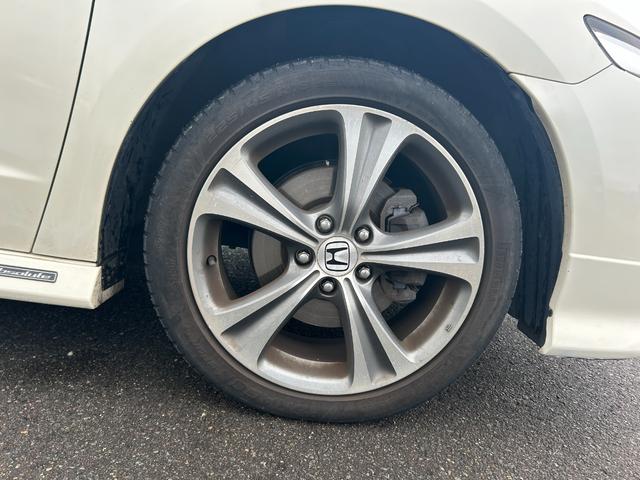 オデッセイ アブソルート　純正ＨＤＤナビ　ＣＤ　ＤＶＤ　ＢＴ　ワンセグ　ＵＳＢ　ＡＵＸ　バックカメラ　クルーズコントロール　オートライト　フォグランプ　ハーフレザー　純正１８インチアルミホイール　パドルシフト　ＥＴＣ（23枚目）