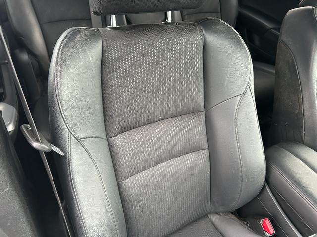 オデッセイ アブソルート　純正ＨＤＤナビ　ＣＤ　ＤＶＤ　ＢＴ　ワンセグ　ＵＳＢ　ＡＵＸ　バックカメラ　クルーズコントロール　オートライト　フォグランプ　ハーフレザー　純正１８インチアルミホイール　パドルシフト　ＥＴＣ（52枚目）