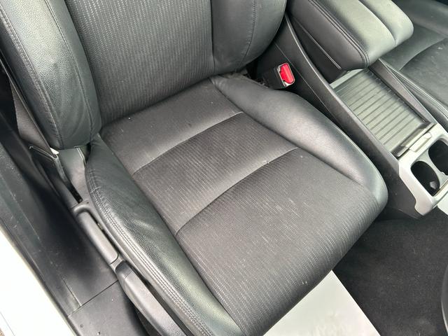 オデッセイ アブソルート　純正ＨＤＤナビ　ＣＤ　ＤＶＤ　ＢＴ　ワンセグ　ＵＳＢ　ＡＵＸ　バックカメラ　クルーズコントロール　オートライト　フォグランプ　ハーフレザー　純正１８インチアルミホイール　パドルシフト　ＥＴＣ（53枚目）